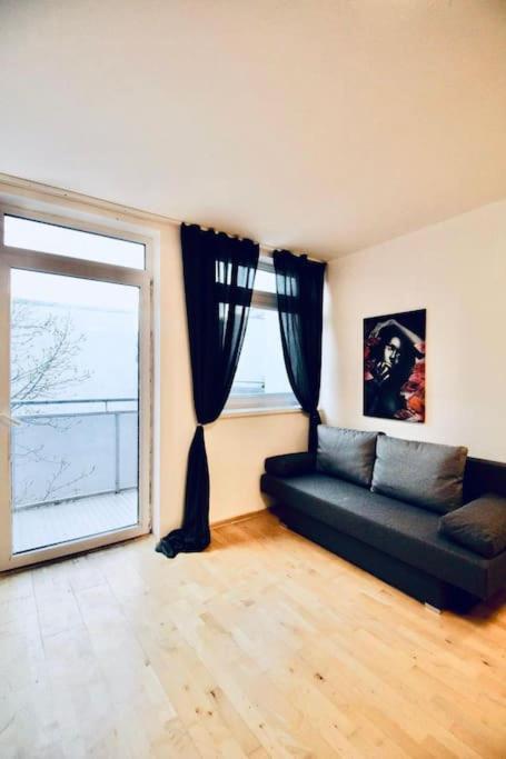 Apartment Lovely 2br And 1lr Apt, Up To 10p, Very Central