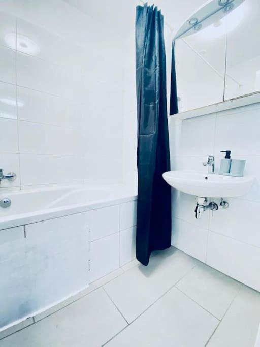 Apartment Lovely 2br And 1lr Apt, Up To 10p, Very Central Wien