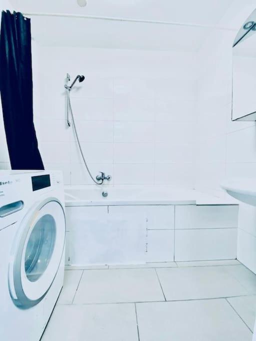 Apartment Lovely 2br And 1lr Apt, Up To 10p, Very Central Vienna